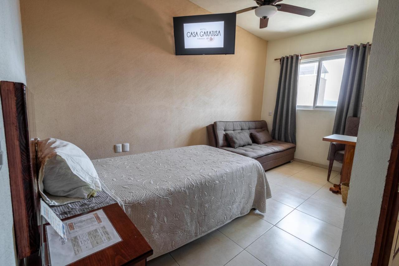 Hotel Casa Garatusa Yuriria Экстерьер фото
