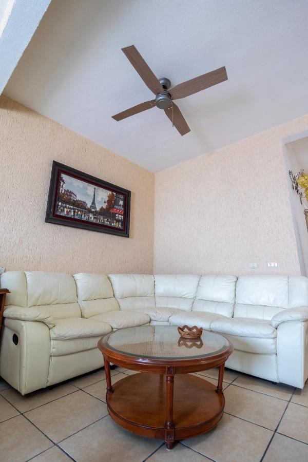Hotel Casa Garatusa Yuriria Экстерьер фото