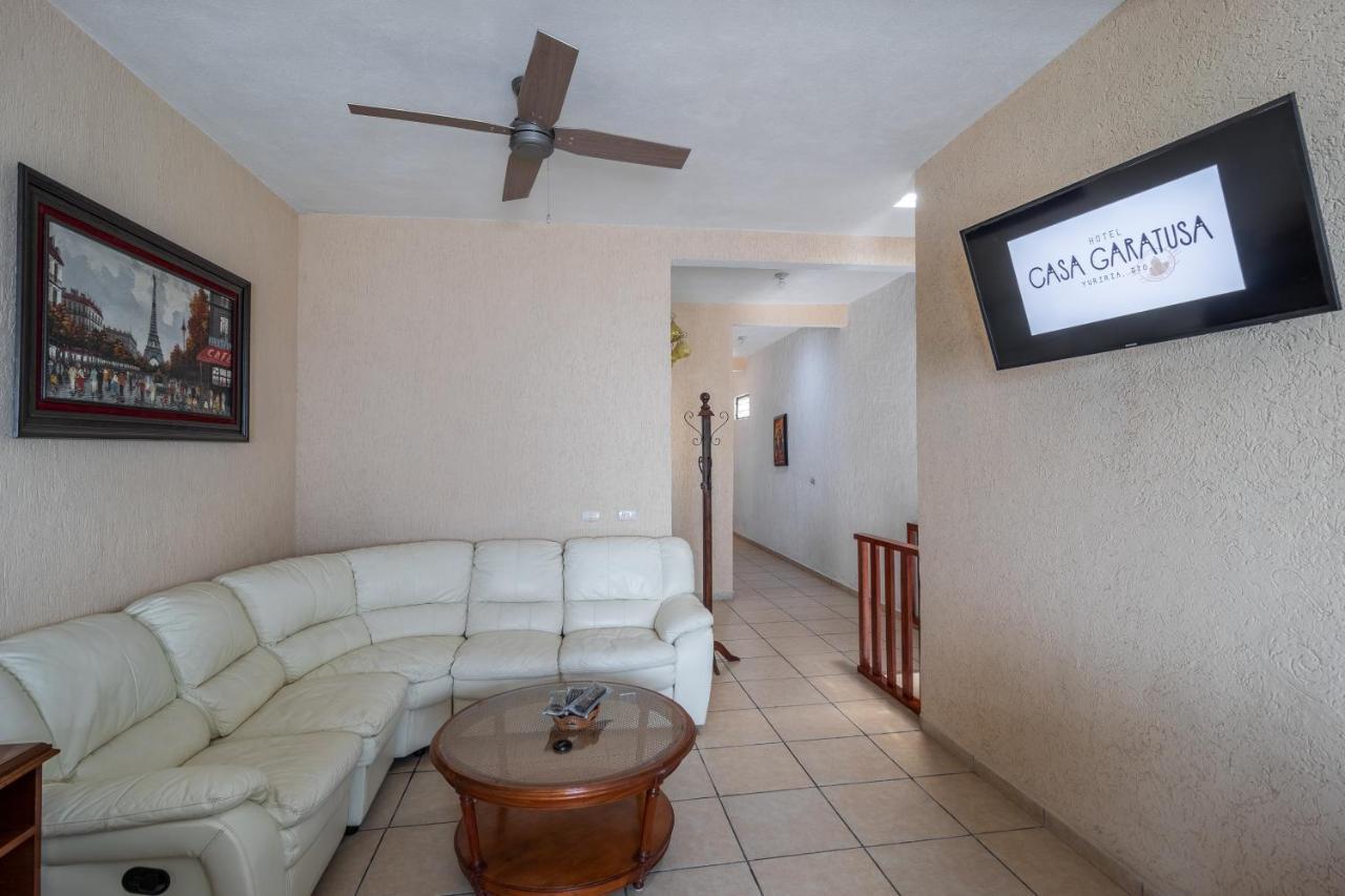 Hotel Casa Garatusa Yuriria Экстерьер фото